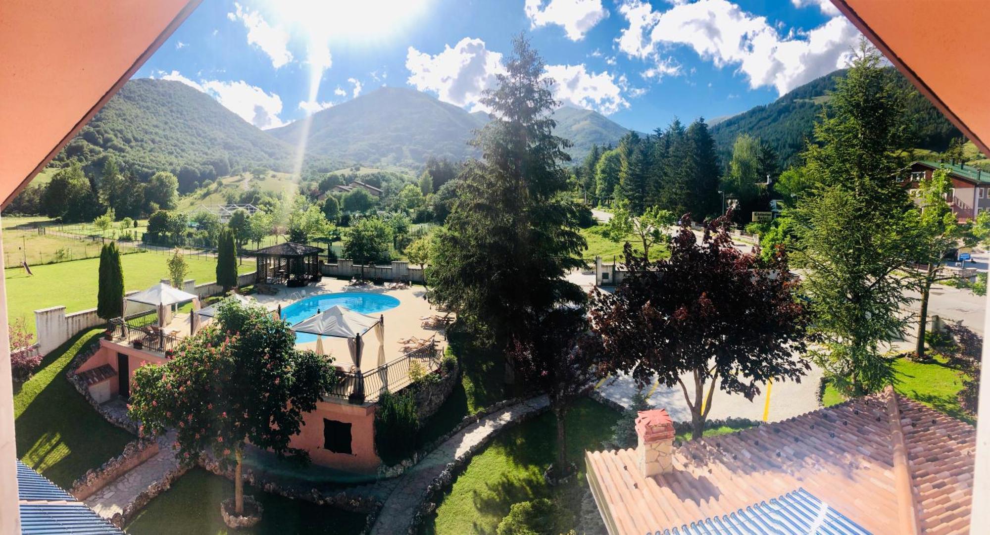 Hotel Bucaneve Пескассероли Экстерьер фото
