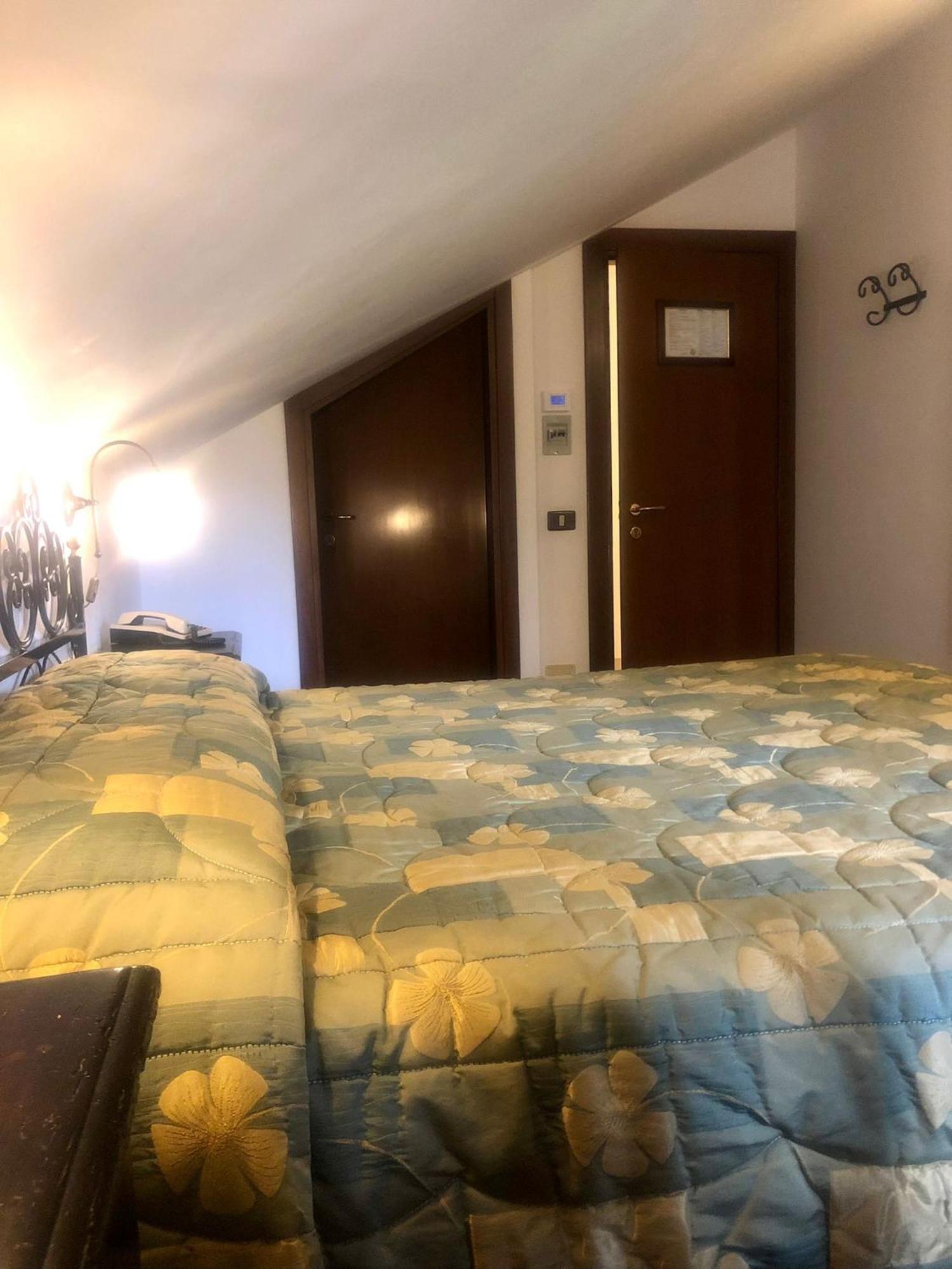 Hotel Bucaneve Пескассероли Экстерьер фото
