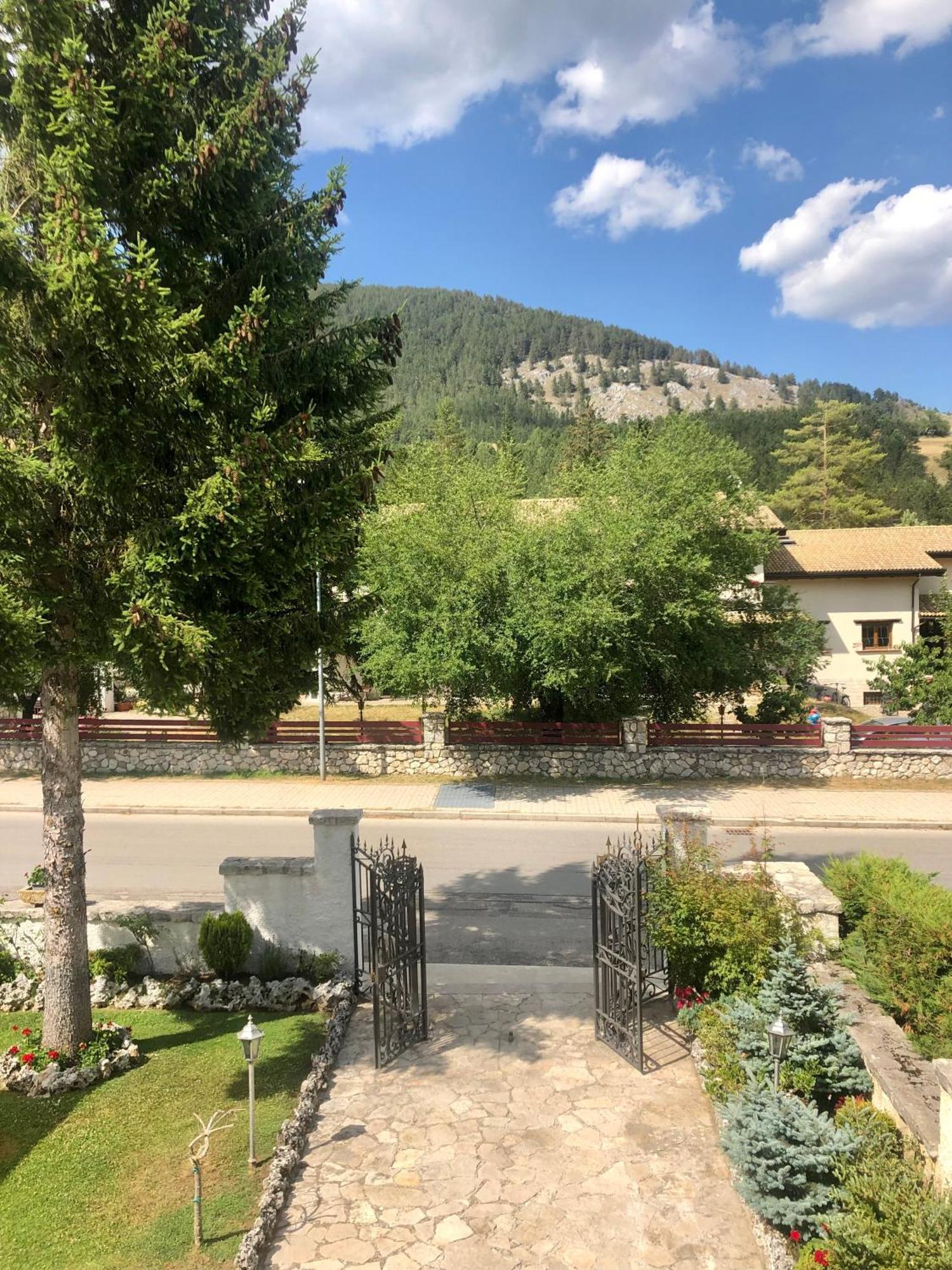 Hotel Bucaneve Пескассероли Экстерьер фото