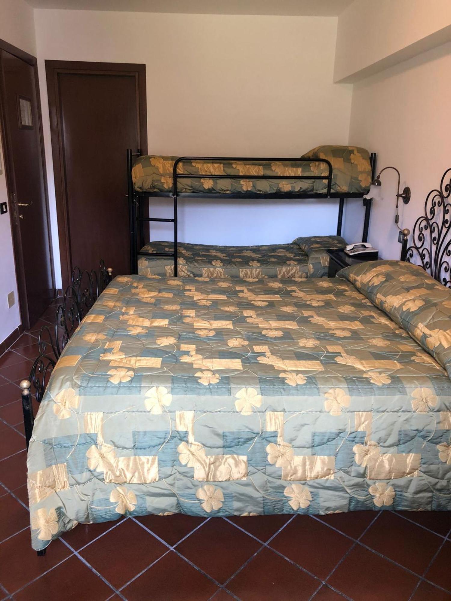 Hotel Bucaneve Пескассероли Экстерьер фото